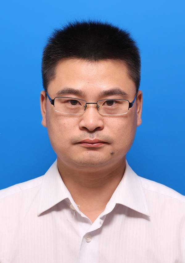 何灿